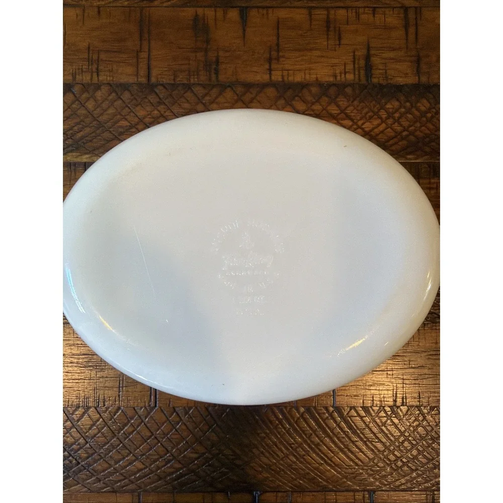 Fire-King Anchor Hocking Vintage Pattern Oval 1 1/2 Qt Casserole Dish - No Lid